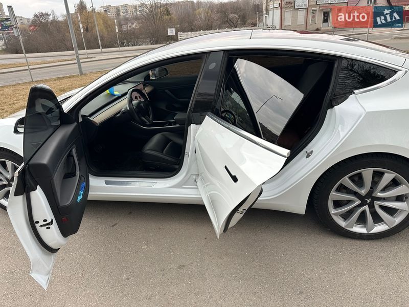 Седан Tesla Model 3 2018 в Виннице фото 11 Седан Tesla Model 3 2018 в Виннице
