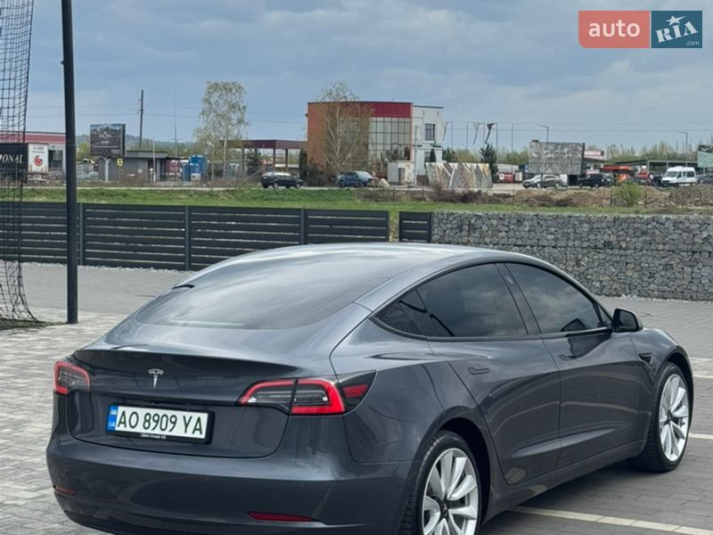 Седан Tesla Model 3 2019 в Мукачевому