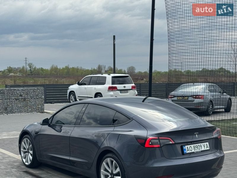 Седан Tesla Model 3 2019 в Мукачевому