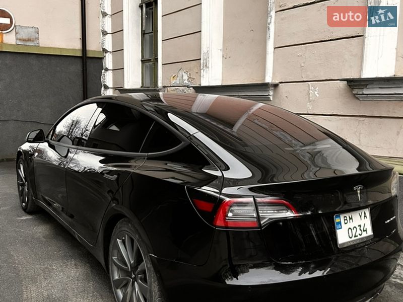 Седан Tesla Model 3 2018 в Сумах