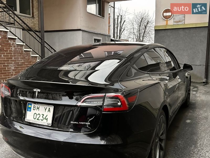 Седан Tesla Model 3 2018 в Сумах