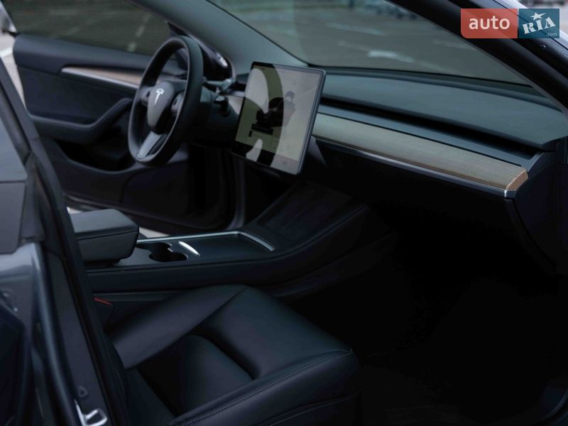 Седан Tesla Model 3 2022 в Одессе