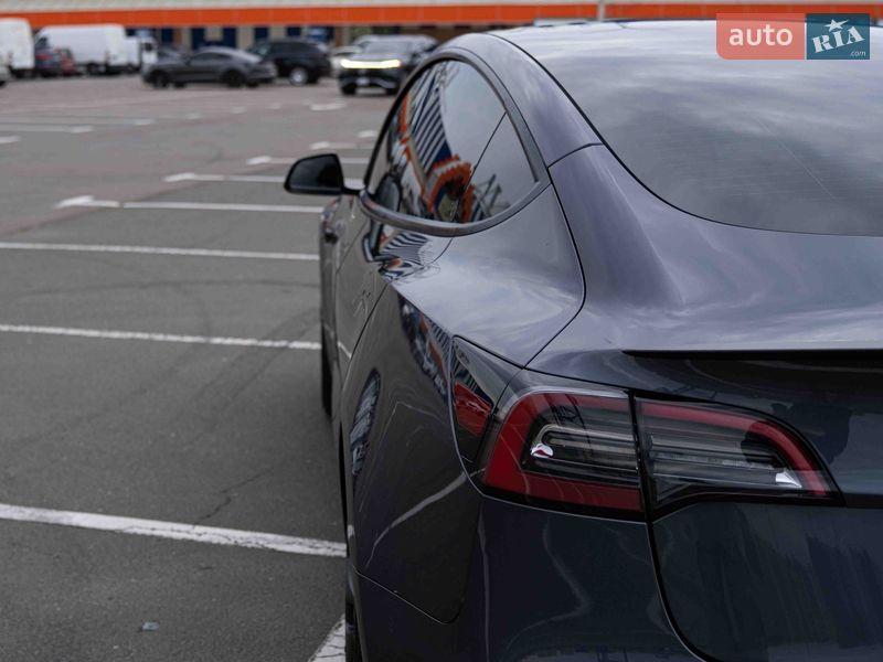 Седан Tesla Model 3 2022 в Одессе