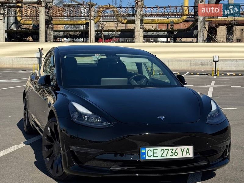 Седан Tesla Model 3 2021 в Черновцах