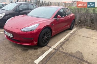Седан Tesla Model 3 2018 в Черновцах