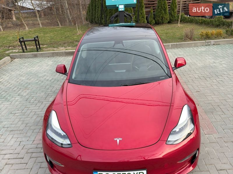 Седан Tesla Model 3 2021 в Золочеві