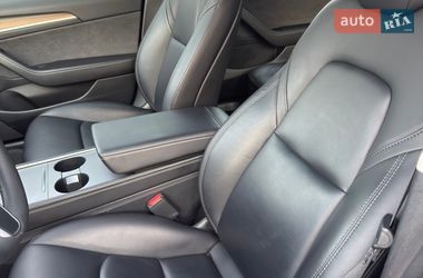 Седан Tesla Model 3 2021 в Золочеві