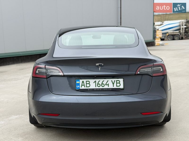 Седан Tesla Model 3 2019 в Вінниці