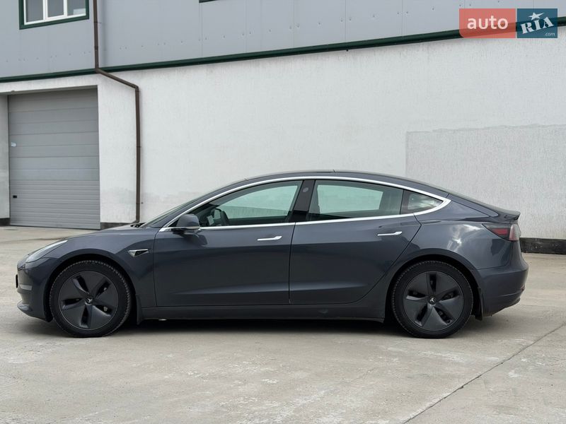 Седан Tesla Model 3 2019 в Вінниці