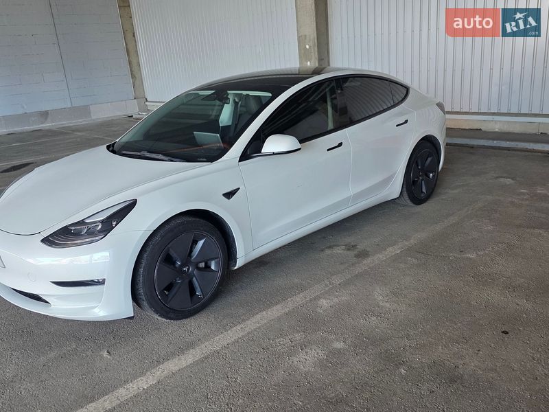 Седан Tesla Model 3 2023 в Днепре
