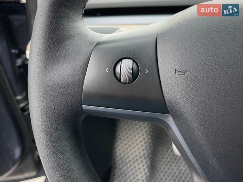 Седан Tesla Model 3 2022 в Львове