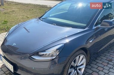 Седан Tesla Model 3 2018 в Ровно