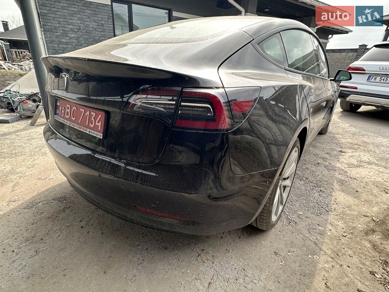 Седан Tesla Model 3 2022 в Киеве