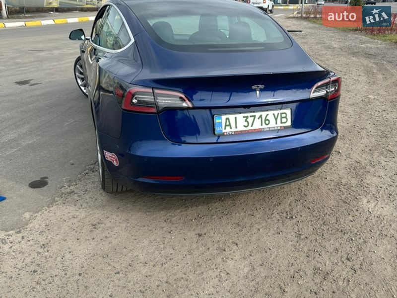 Седан Tesla Model 3 2019 в Киеве