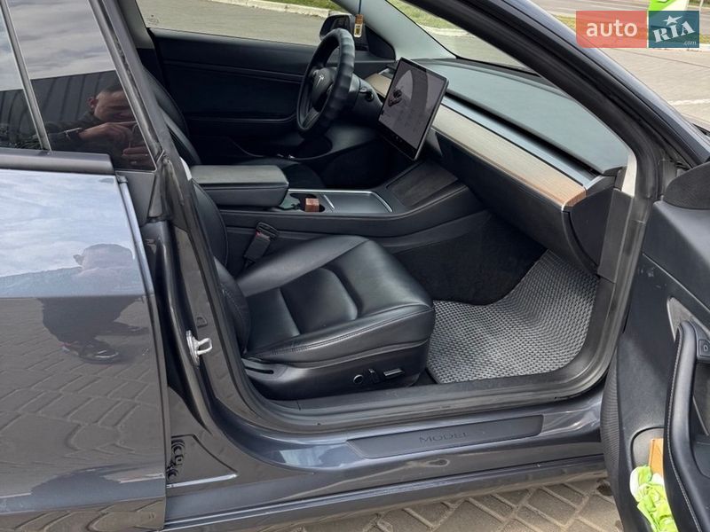Седан Tesla Model 3 2021 в Одесі