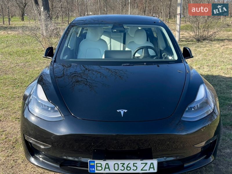 Седан Tesla Model 3 2022 в Кропивницькому