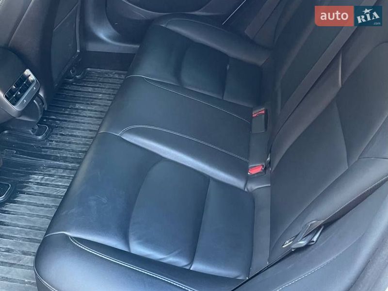 Седан Tesla Model 3 2019 в Черновцах