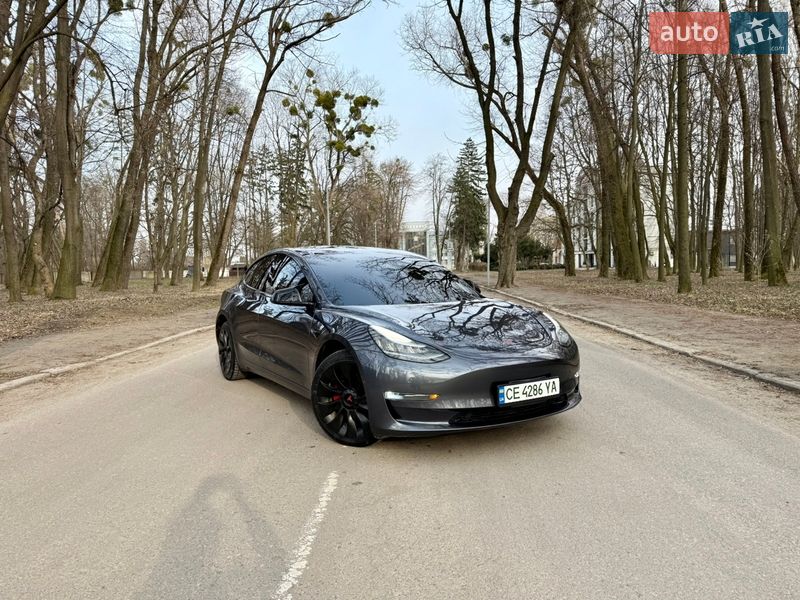Седан Tesla Model 3 2018 в Черновцах