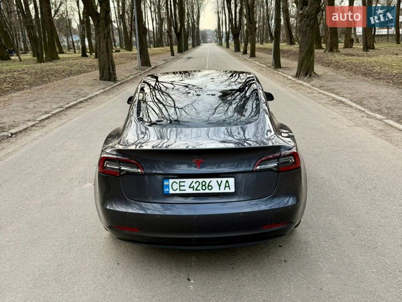 Седан Tesla Model 3 2018 в Черновцах
