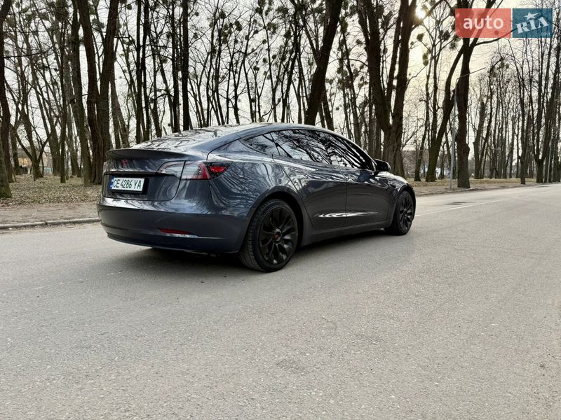Седан Tesla Model 3 2018 в Черновцах