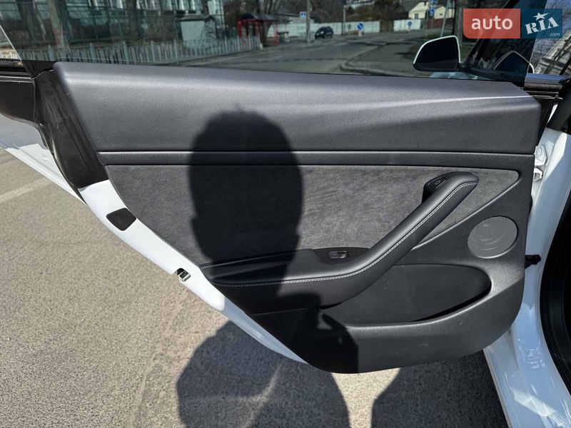 Седан Tesla Model 3 2022 в Киеве фото 26 Седан Tesla Model 3 2022 в Киеве