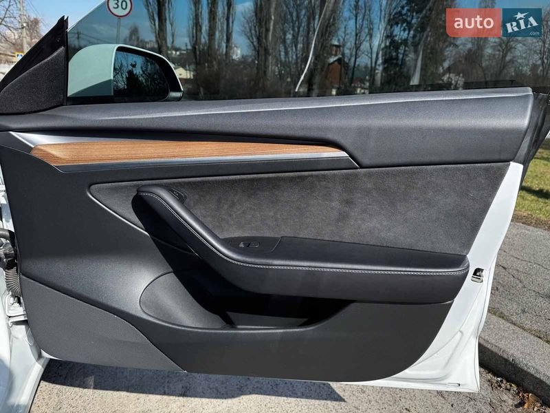 Седан Tesla Model 3 2022 в Киеве фото 33 Седан Tesla Model 3 2022 в Киеве