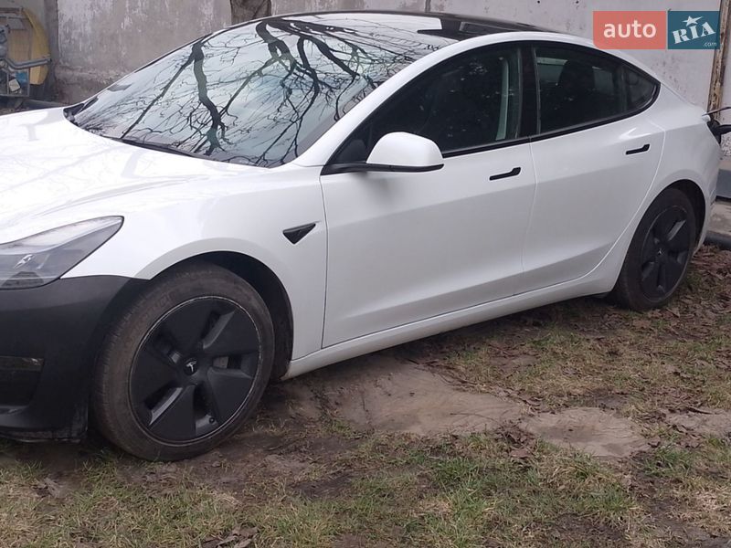 Tesla Model 3 2022