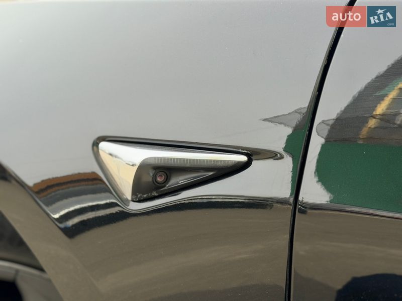 Седан Tesla Model 3 2019 в Киеве