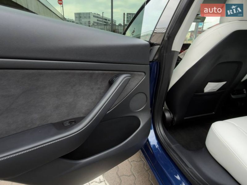 Седан Tesla Model 3 2022 в Львове фото 10 Седан Tesla Model 3 2022 в Львове