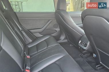 Седан Tesla Model 3 2023 в Львові