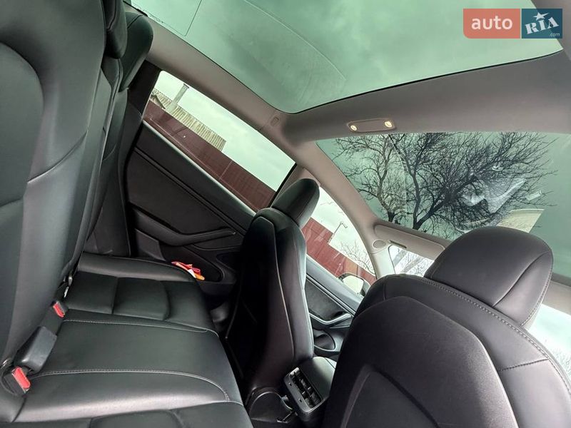 Седан Tesla Model 3 2019 в Павлограді