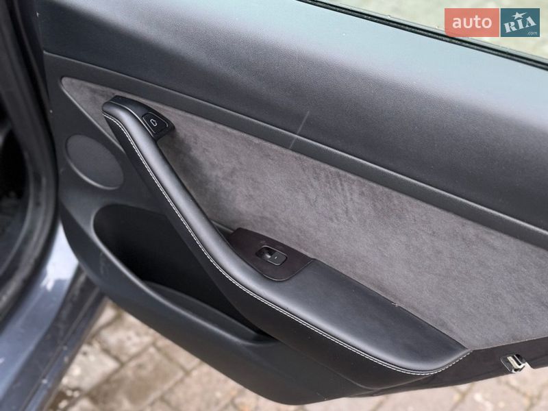 Седан Tesla Model 3 2022 в Черновцах