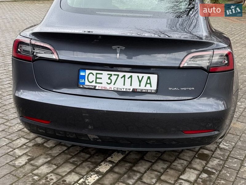 Седан Tesla Model 3 2022 в Черновцах