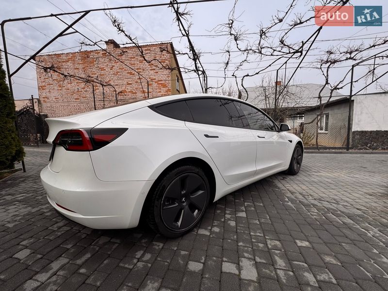 Седан Tesla Model 3 2021 в Самборе