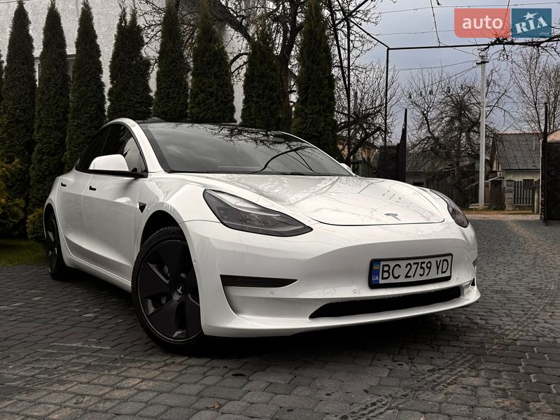 Седан Tesla Model 3 2021 в Самборе