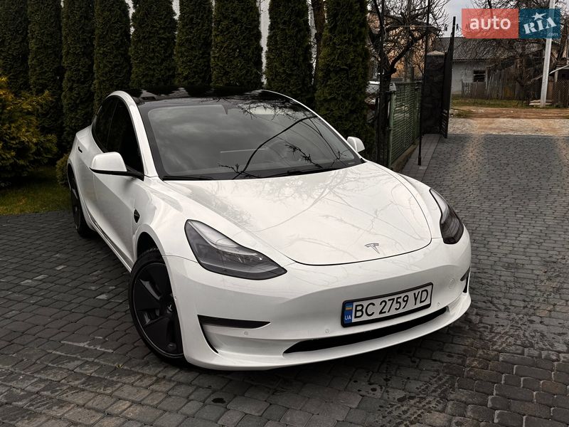 Седан Tesla Model 3 2021 в Самборе