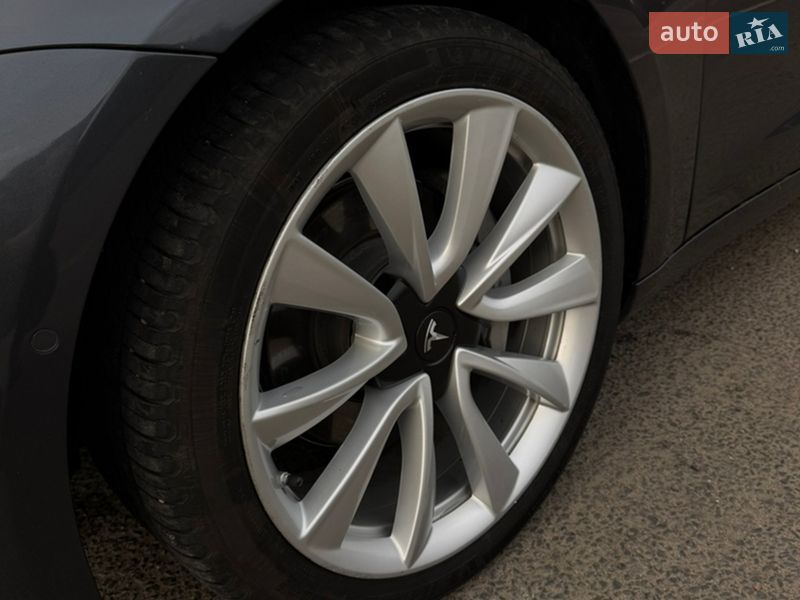 Седан Tesla Model 3 2018 в Ковеле