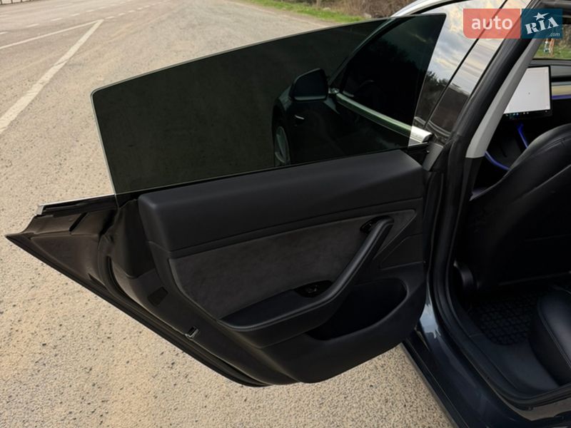 Седан Tesla Model 3 2018 в Ковеле