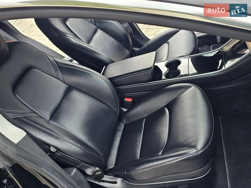 Седан Tesla Model 3 2020 в Львове фото 44 Седан Tesla Model 3 2020 в Львове