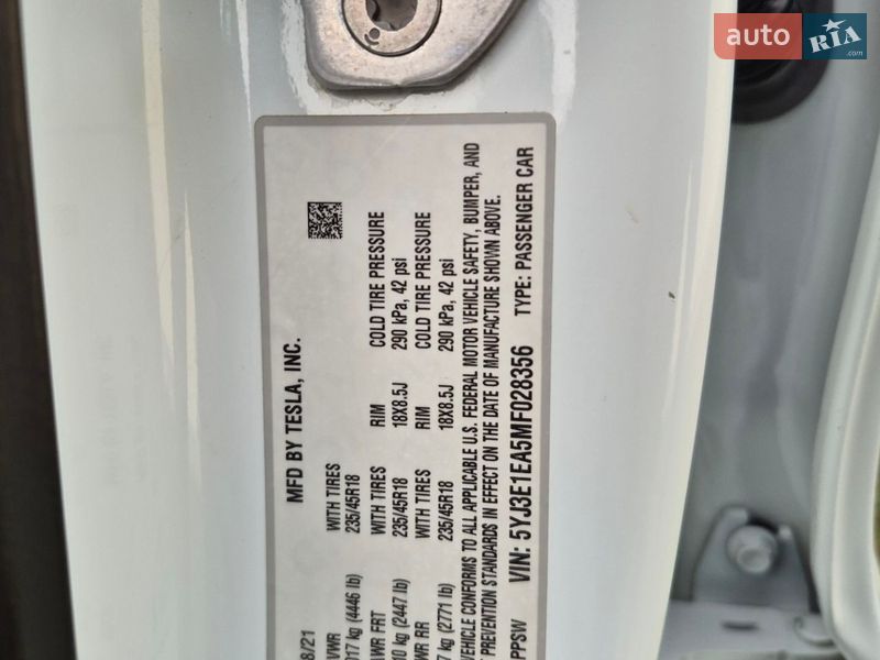 Седан Tesla Model 3 2021 в Виннице