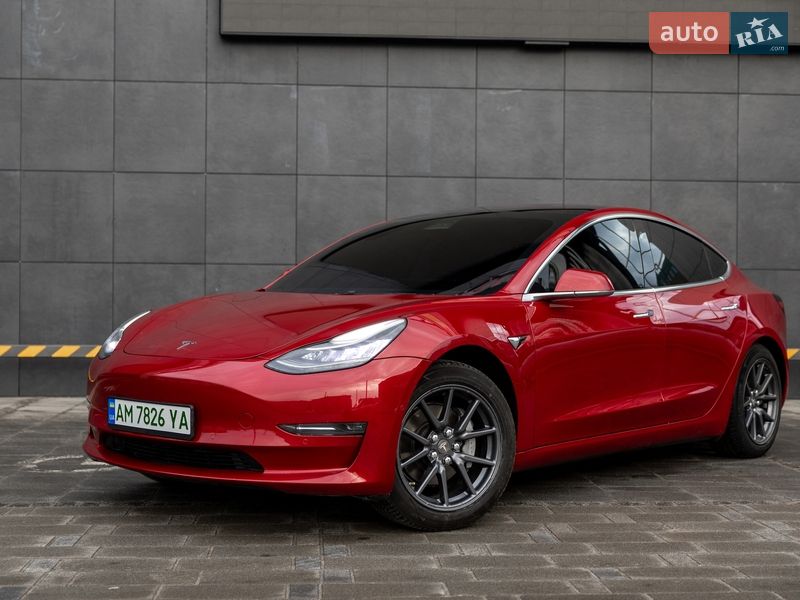 Седан Tesla Model 3 2018 в Житомирі
