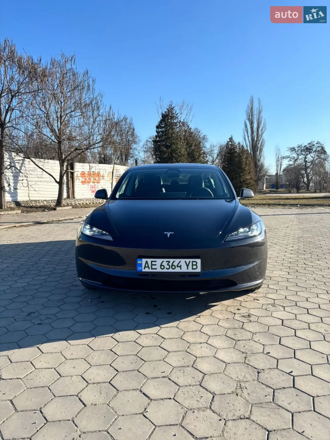 2025 Tesla Model 3 - фото 1