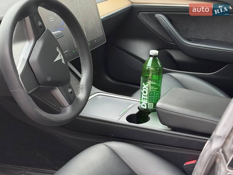 Седан Tesla Model 3 2021 в Києві
