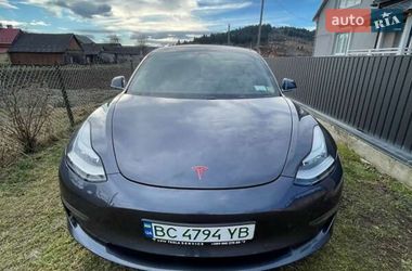 Седан Tesla Model 3 2019 в Львове