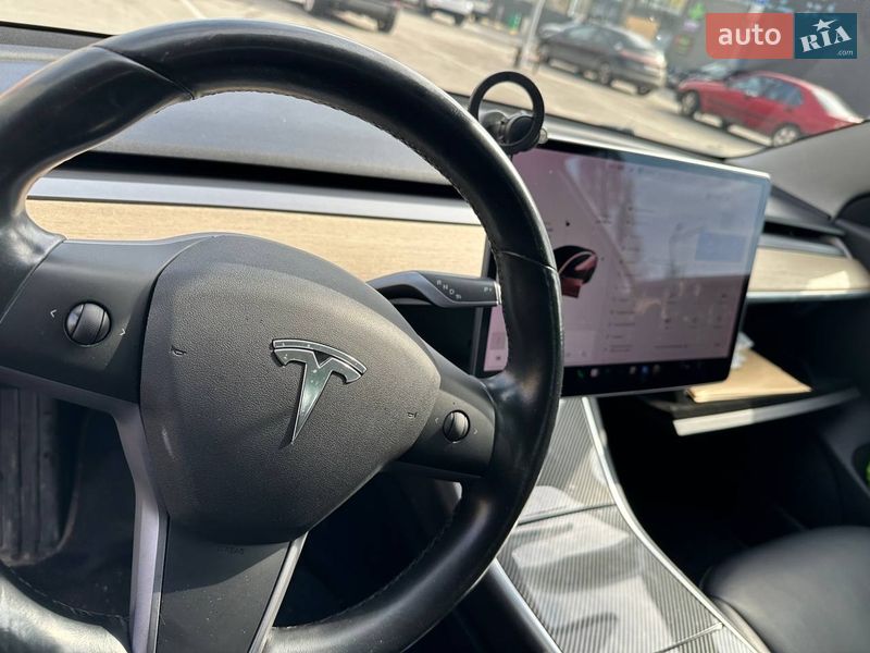 Седан Tesla Model 3 2019 в Києві