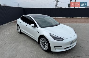 Седан Tesla Model 3 2022 в Киеве