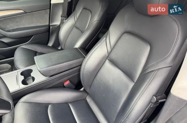 Седан Tesla Model 3 2022 в Киеве