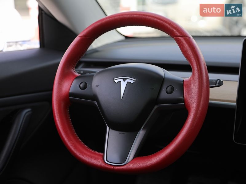 Седан Tesla Model 3 2019 в Харькове