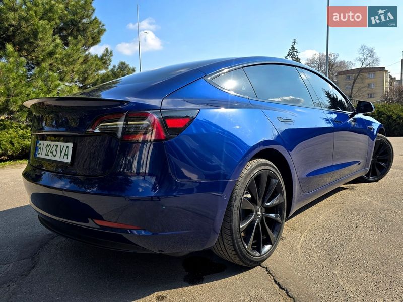Седан Tesla Model 3 2019 в Полтаві
