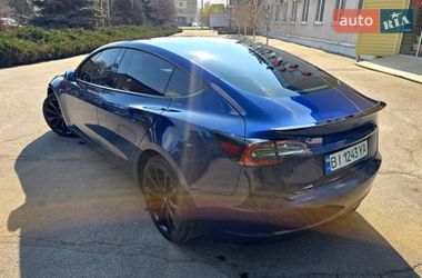 Седан Tesla Model 3 2019 в Полтаві